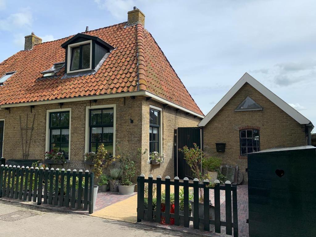 Vakantiehuis In Friesland Voor De Hele Familie Huns Exteriér fotografie